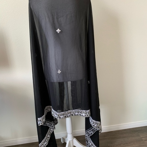 Scarf - Picture 7 of 8